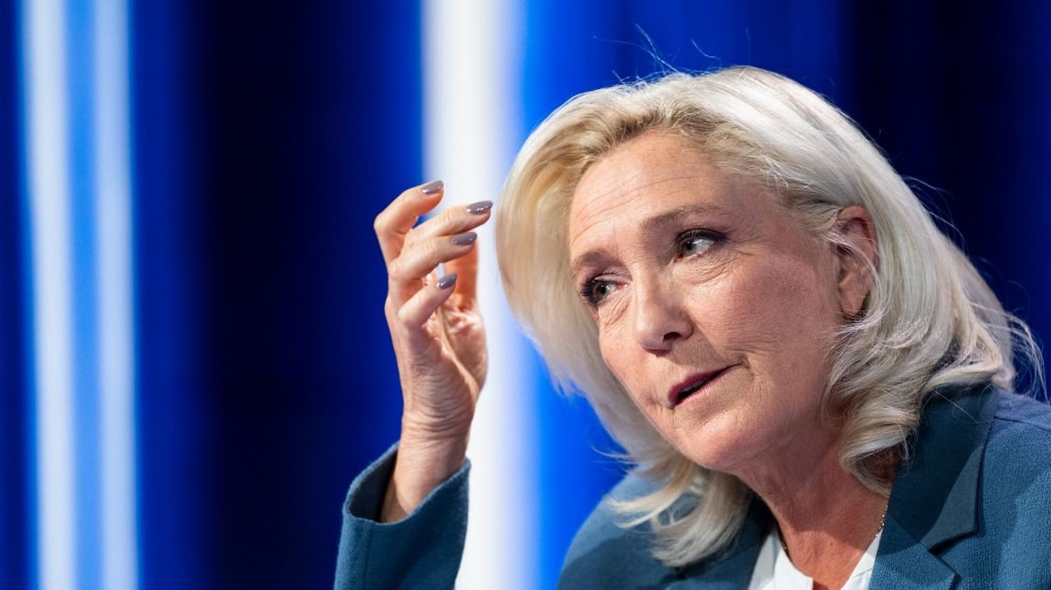 Présidentielle 2027 : même éligible, Marine Le Pen juge qu'il n'est "pas possible" de faire campagne avec un bracelet électronique