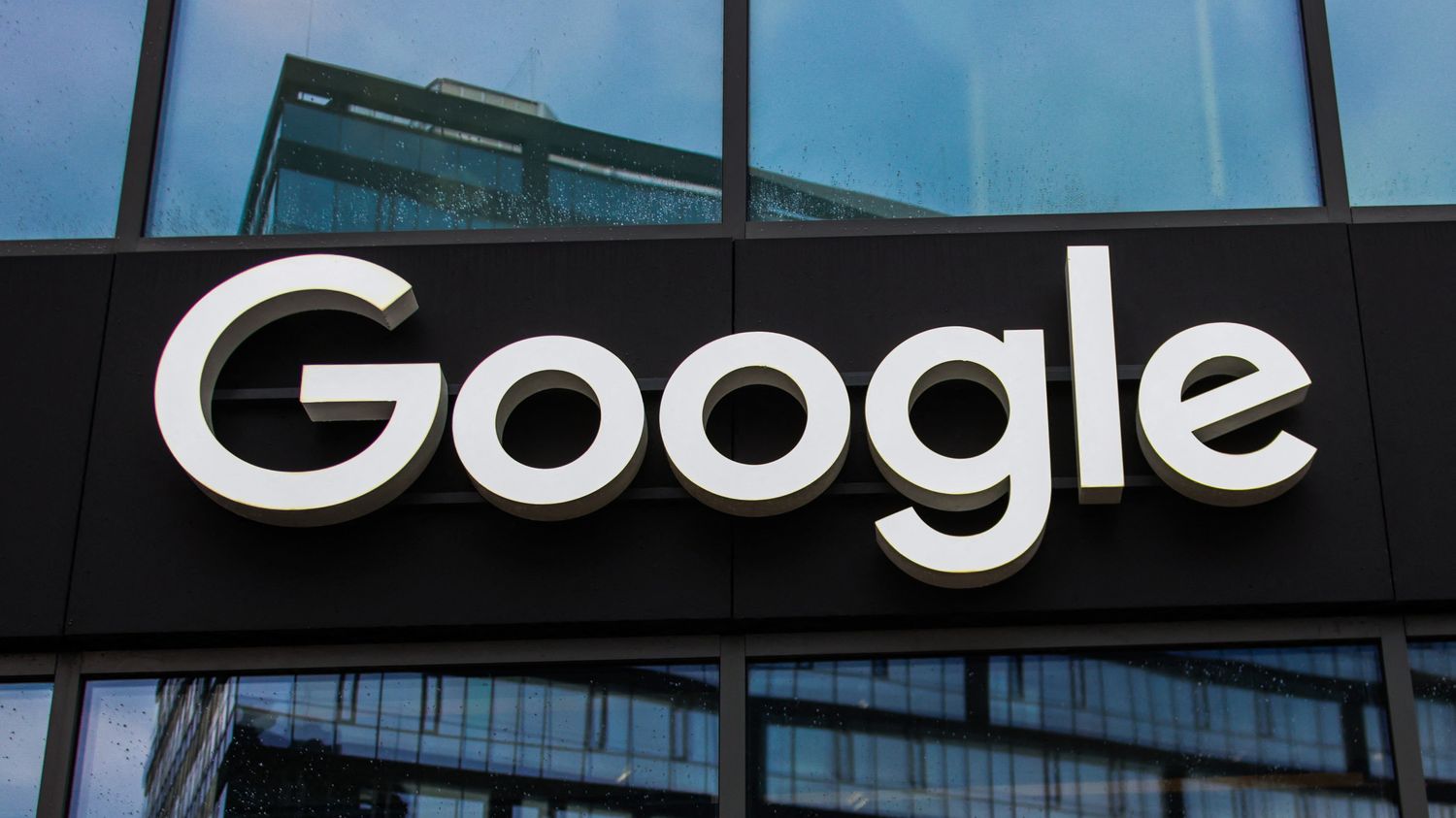 La justice de l'Union européenne confirme l'amende record de 4,1 milliards d'euros infligée à Google pour "abus de position dominante"