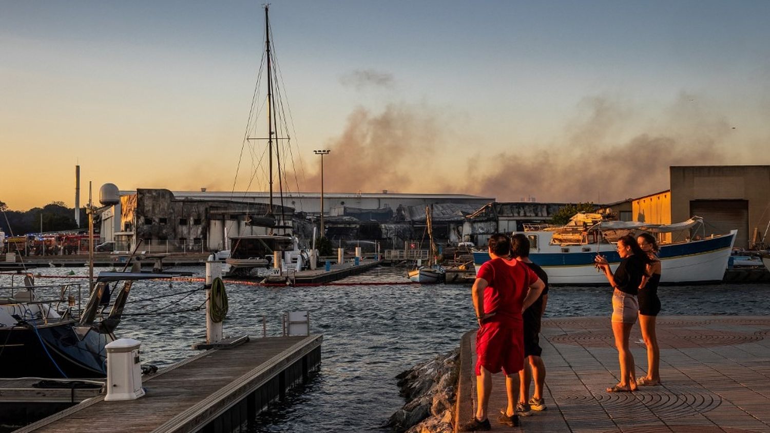 Près de 3 000 personnes évacuées après un incendie des les Pyrénées-Orientales