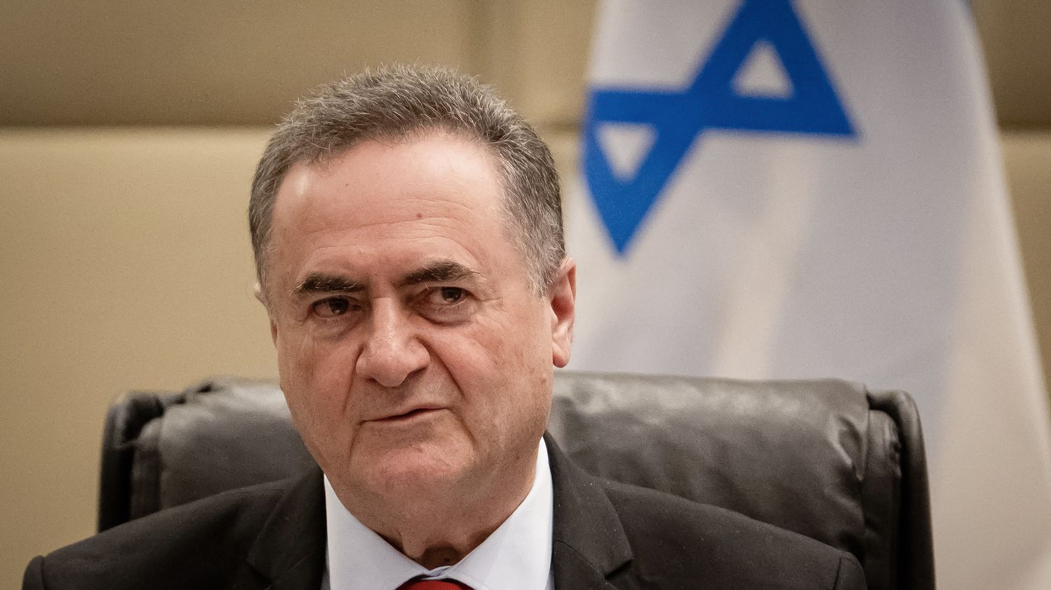 Depuis la Syrie, le ministre de la Défense israélien jure d'y maintenir ses troupes pour la "sécurité" d'Israël, Damas condamne