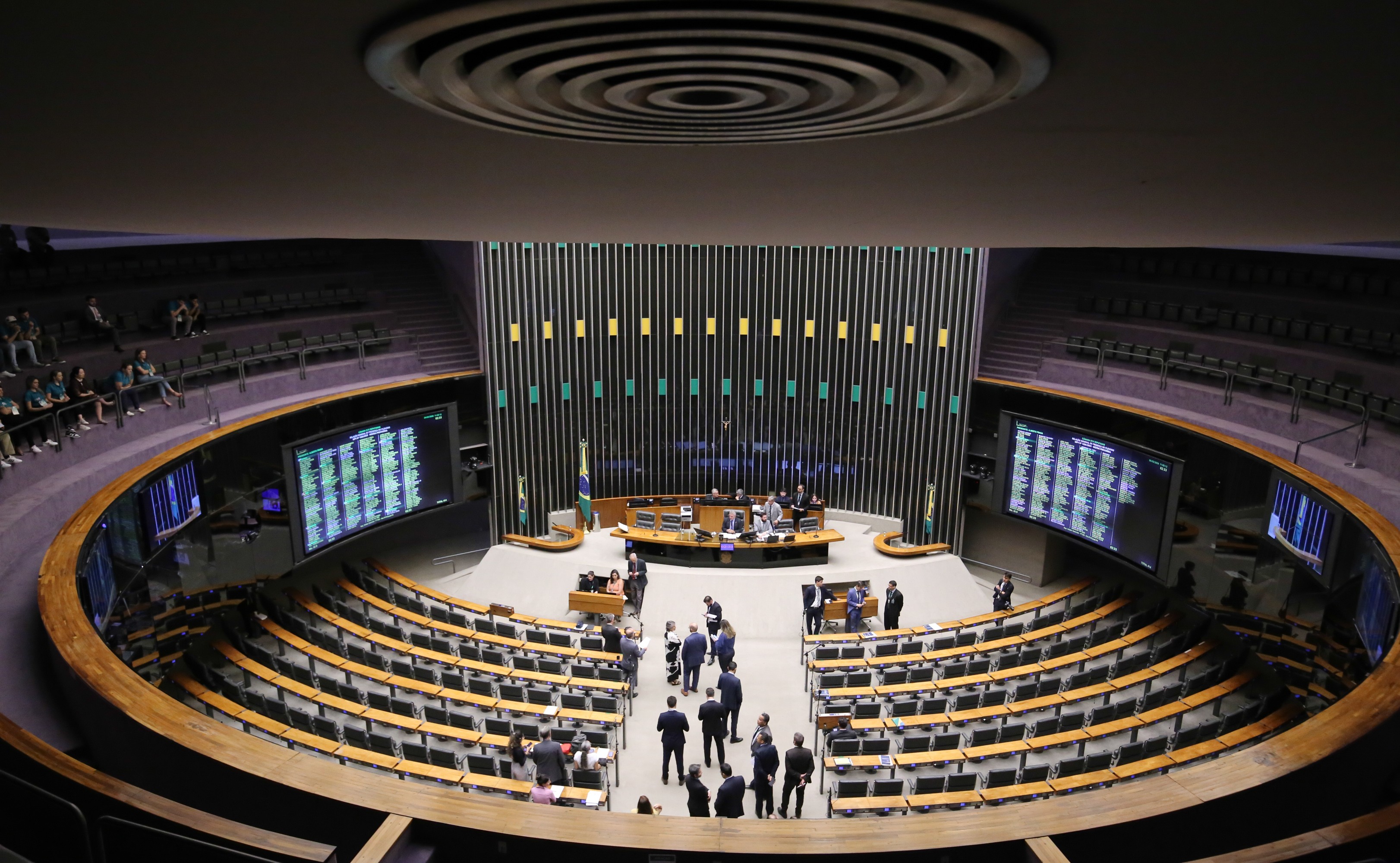Como sobrevivem os partidos que não recebem Fundo Partidário