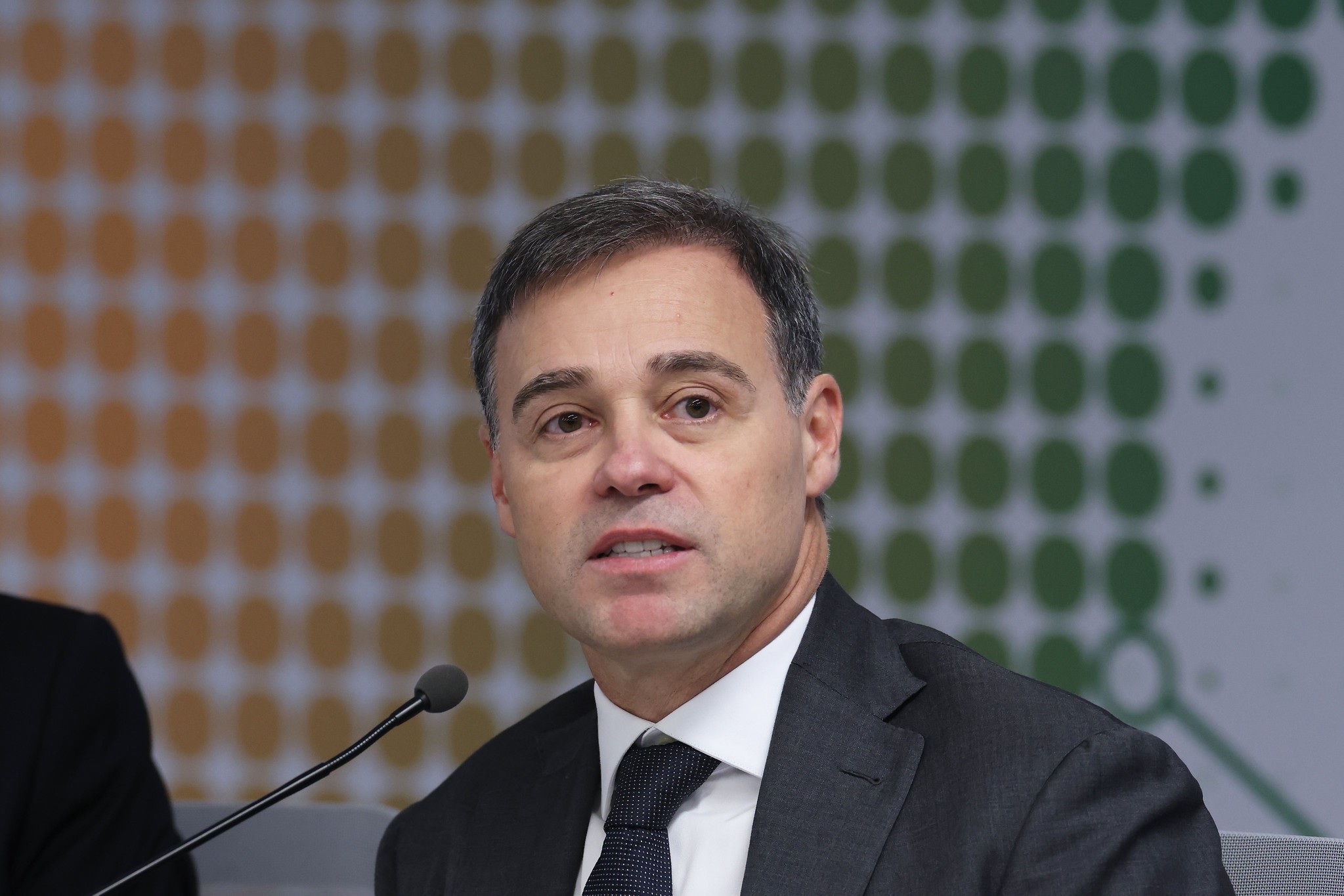 Mesmo após pedido de arquivamento da PGR, Mendonça deve insisitir que plenário do STF analise para mensagens entre Moraes e Vorcaro
