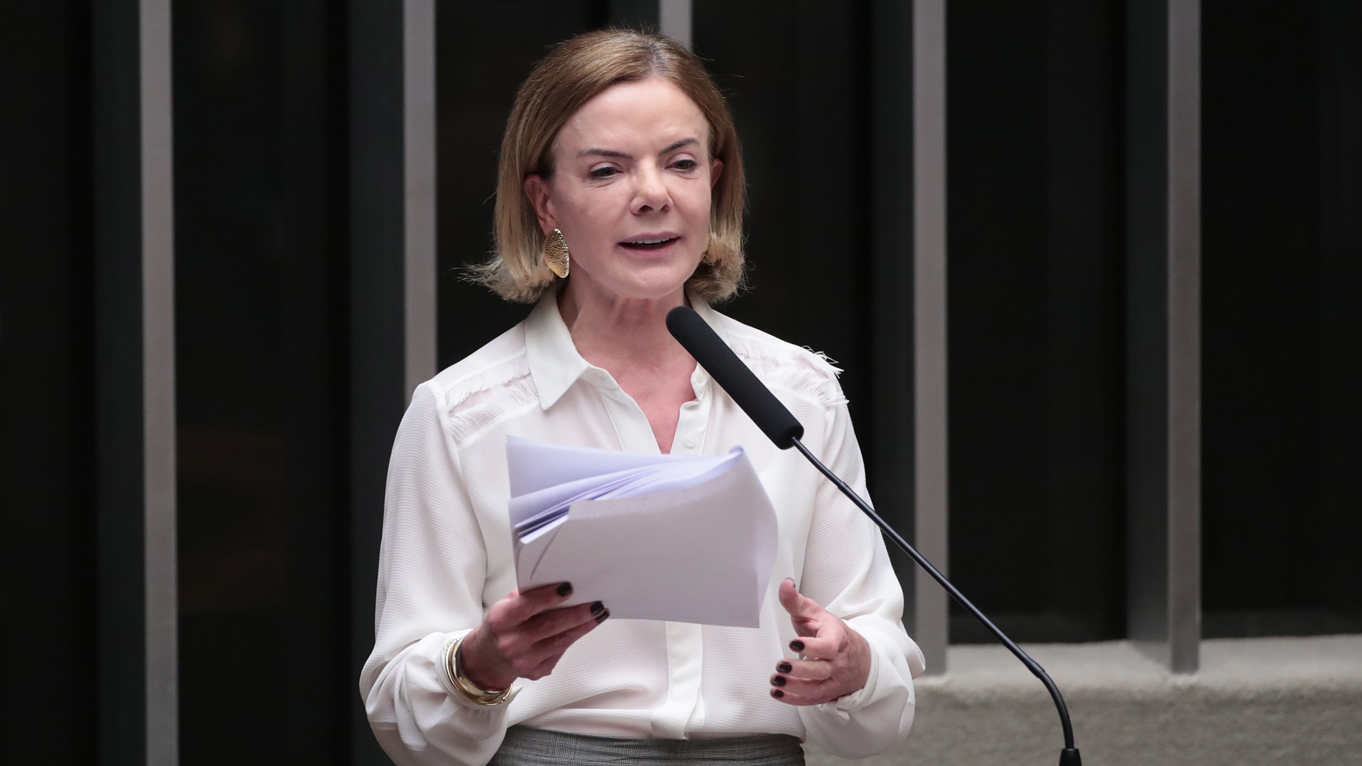 Gleisi afirma não se arrepender de PEC que criou as emendas Pix