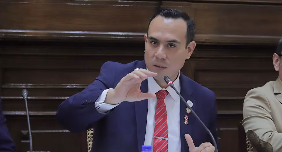 José Jerí renuncia a Somos Perú: también deja la bancada parlamentaria