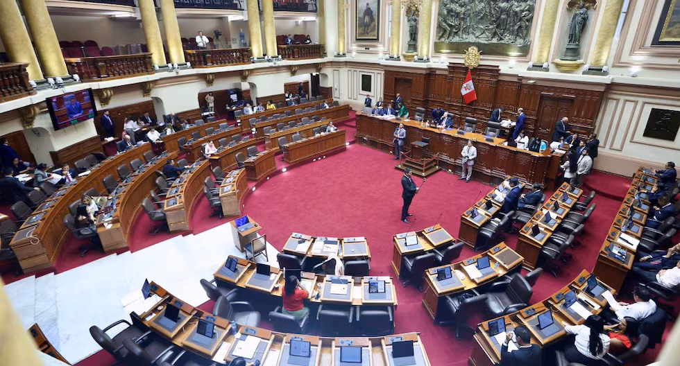 Congreso aprueba en primera votación reforma penal que tipifica delitos de lesa humanidad