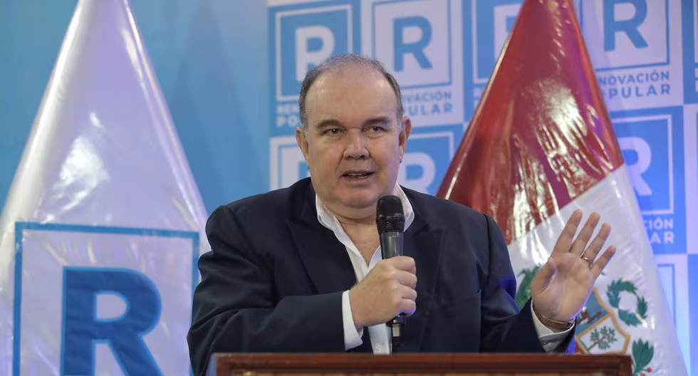 Fernando Rospigliosi notificó al JNE sobre la decisión de López Aliaga de no asumir como senador