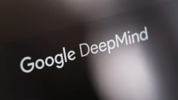 Gemma 4 12BGoogle bringt 12-Milliarden-Parameter-Modell auf den LaptopGoogle veröffentlicht Gemma 4 12B: Das lokale Open-Source-Modell läuft schon auf Laptops mit nur 16 GByte