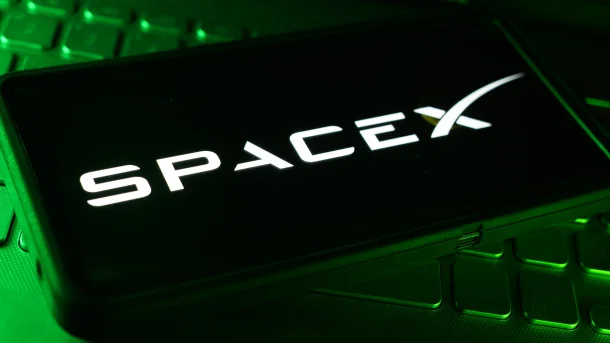 SpaceXRekordbörsengang erreicht, Elon Musk wird zum ersten BillionärSpaceX hat vor dem Börsengang am Freitag Aktien für 75 Milliarden US-Dollar verkauft. Elon Musk wird noch