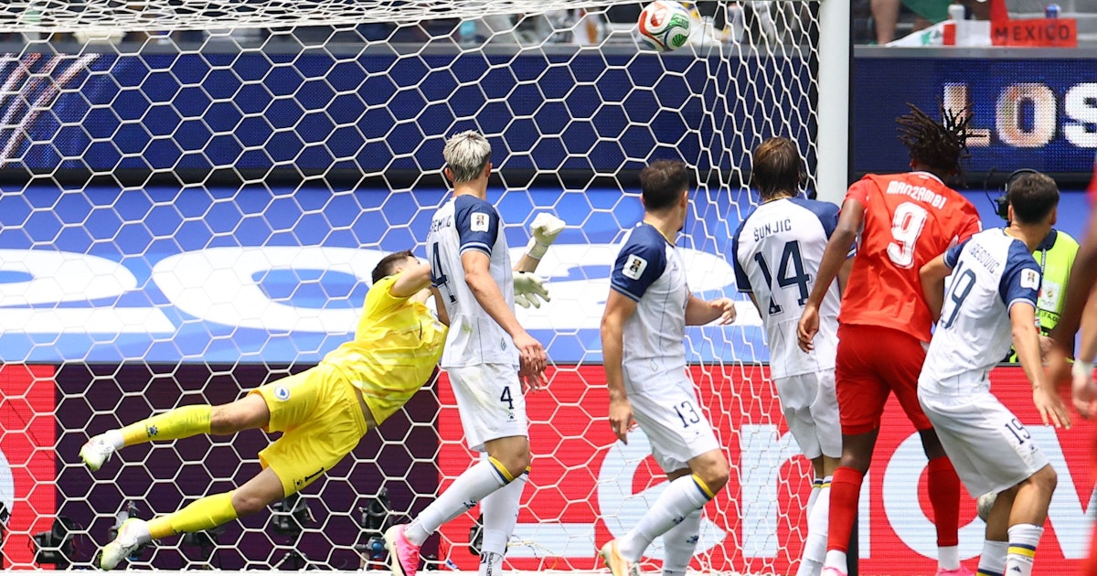 Nach Rot brechen die Dämme - 4:1! Schweizer feiern gegen Bosnien spätes Torfest