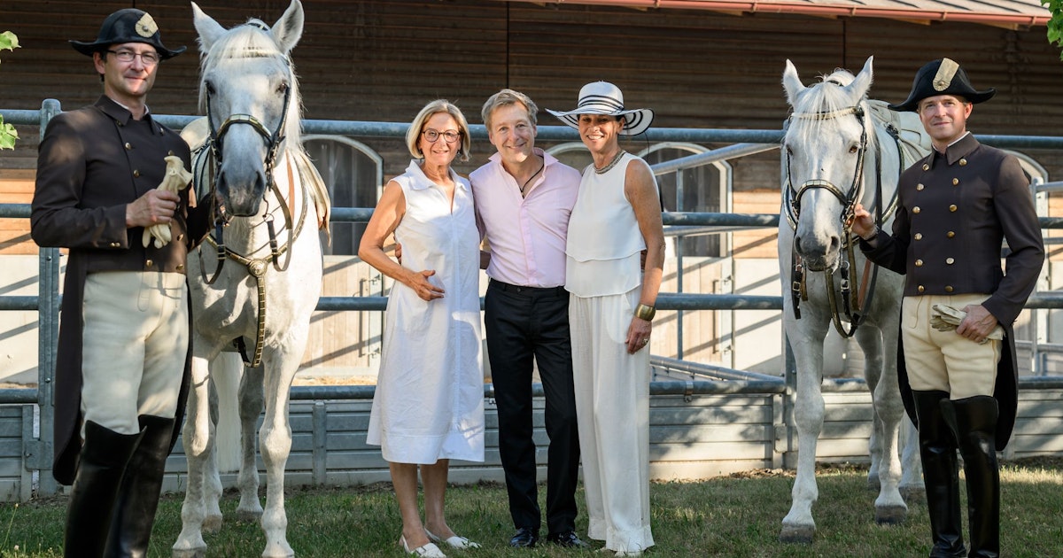 Ausverkauft - 2.000 Fans feiern Lipizzaner und TV-Star Max Müller