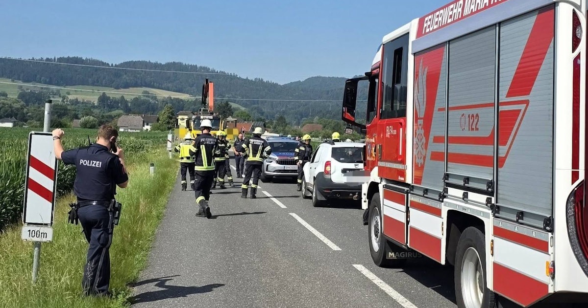 Nichts geht mehr - Lkw demoliert Oberleitung: Totalschaden, Züge evakuiert