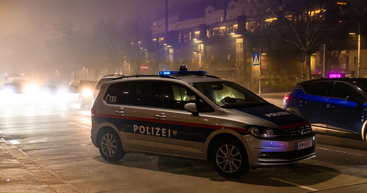 Tatverdächtiger festgenommen - Jugend-Bande bricht in Taxi und Geschäftslokal ein
