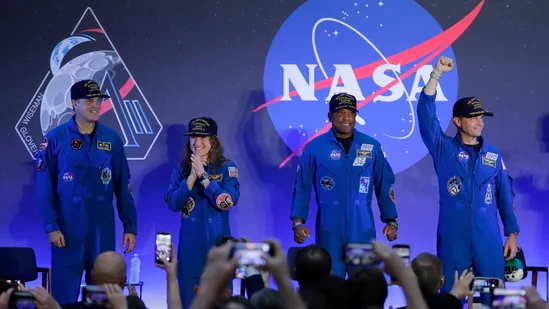 Artemis II crew members share heartfelt moment in Houston after splashdown