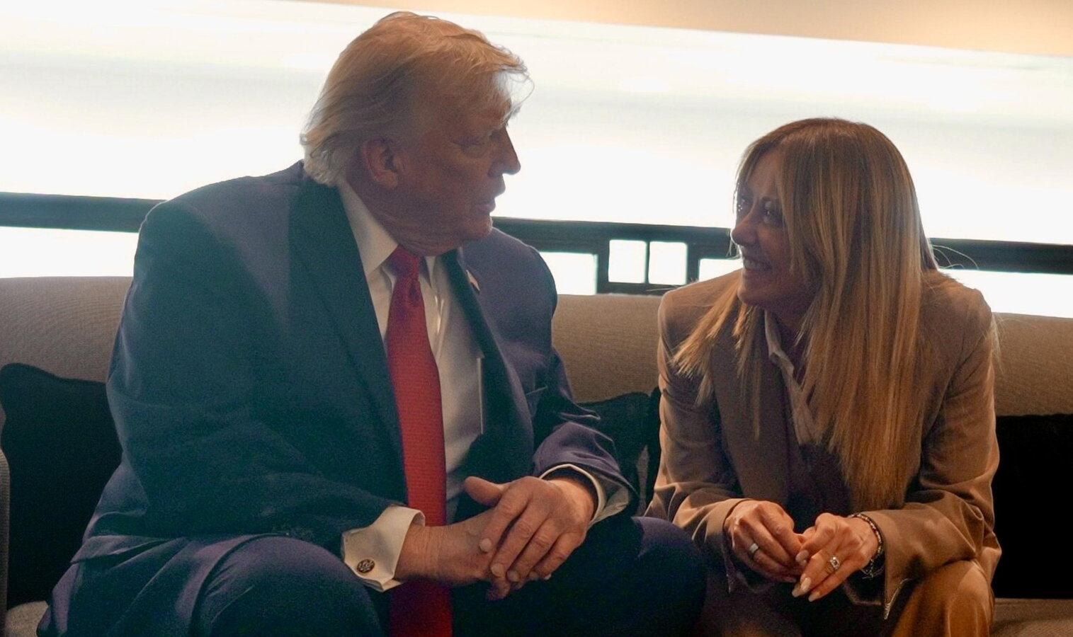 Trump senza freni: "Meloni voleva tornare mia amica per guadagnare popolarità. No grazie!"