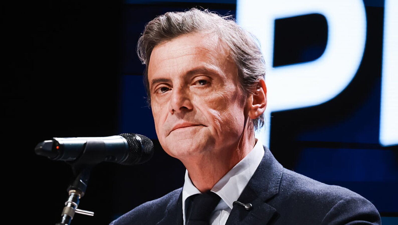 Minacce russe a Calenda. "Su Russia Today intimidazioni al sottoscritto. Pronto a prenderli a pedate"