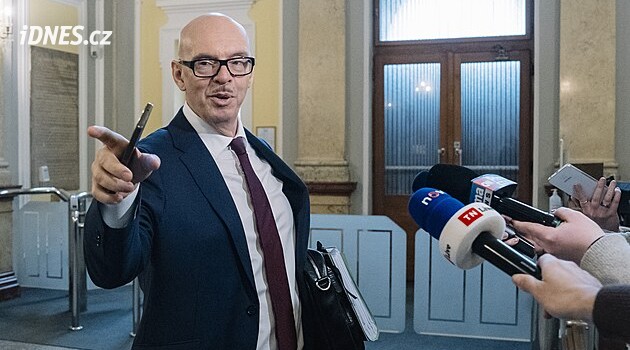 Odbory ČT a ČRo popřely shodu s Klempířem. Jeho úřad teď slova mírní