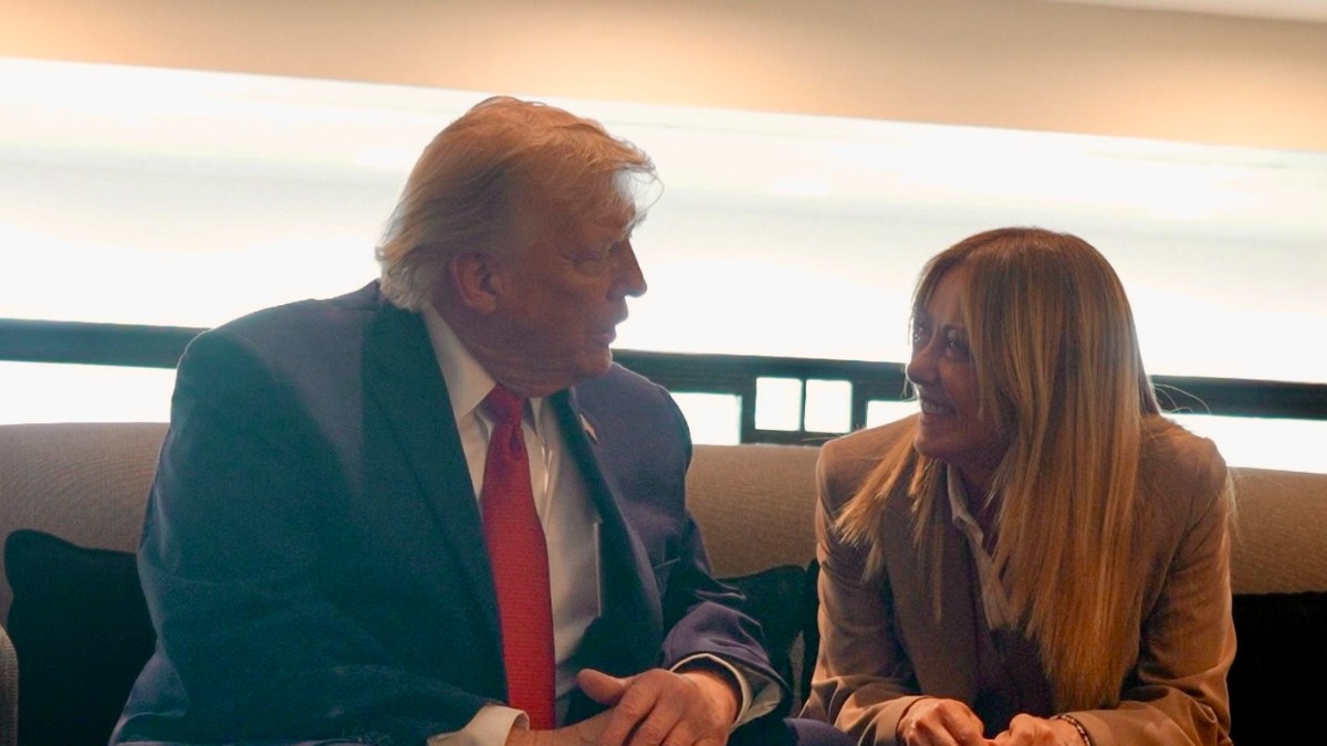 Nuovo attacco di Trump a Meloni: "Era mia fan ma non la voglio più, non c'era per Hormuz". In mattinata la premier gli aveva replicato: "L'avrei implorato per una foto? Sono