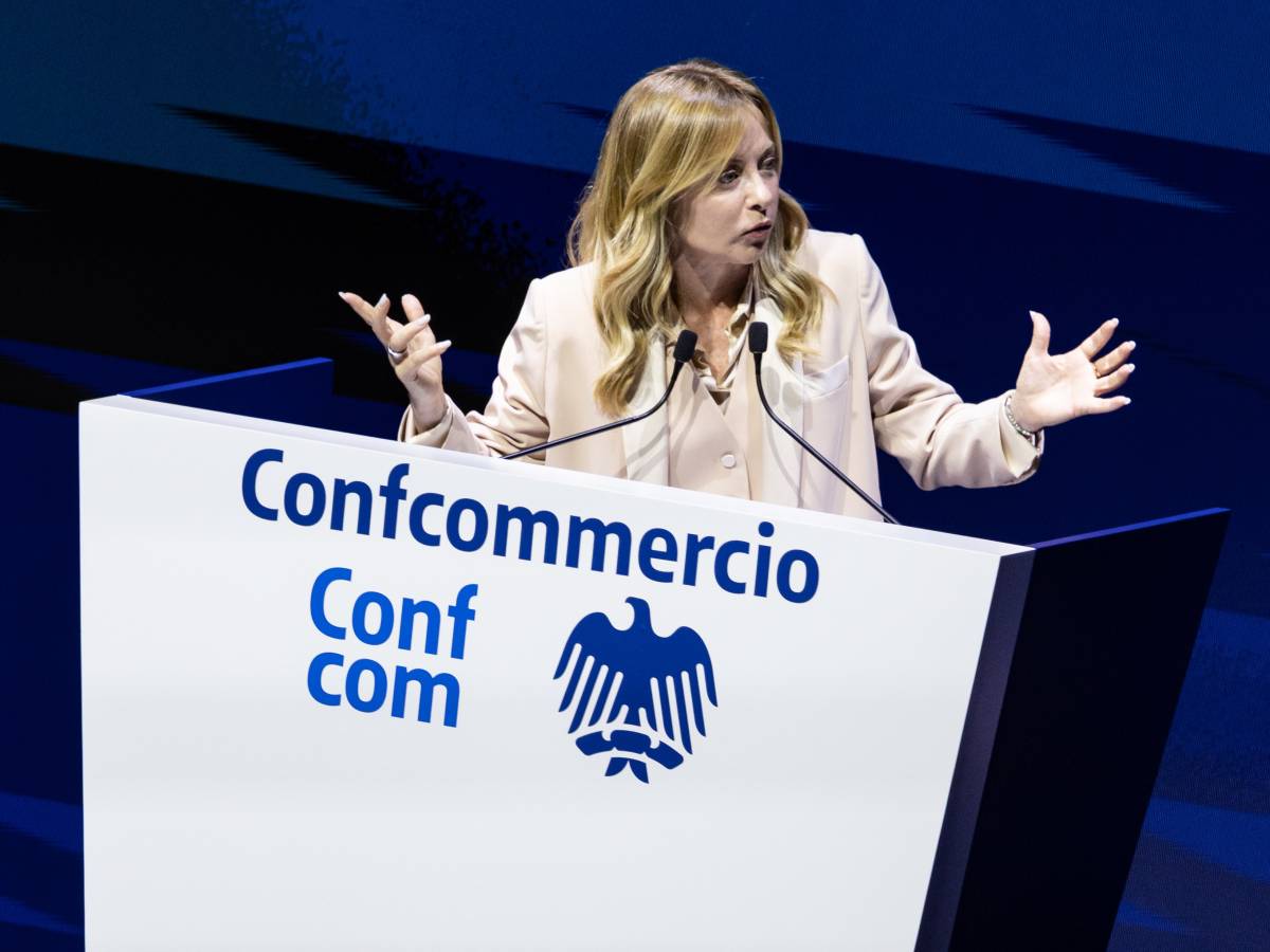La stoccata della Meloni alla sinistra: "Tassare il patrimonio? Noi lavoriamo perché gli italiani possano ambire ad averlo"