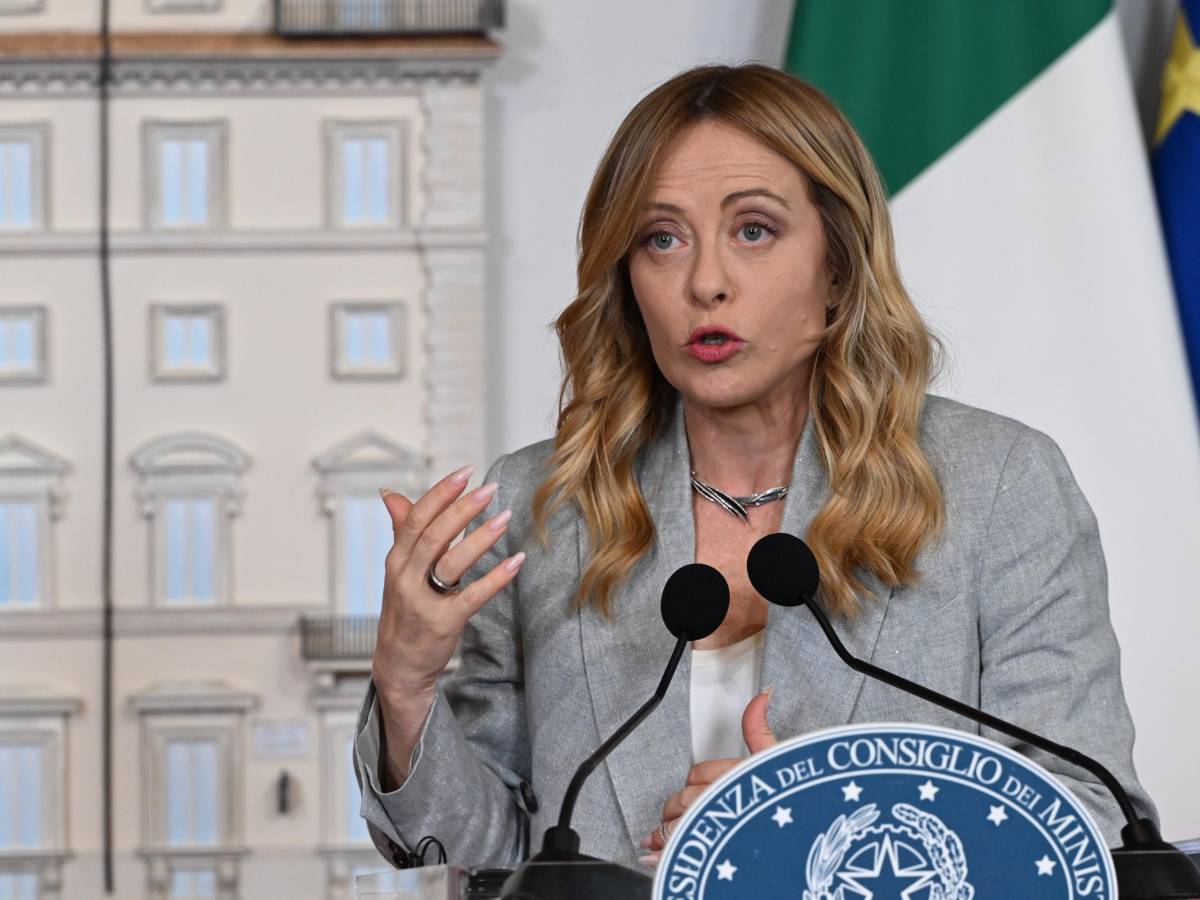 Meloni: "Accordo Usa-Iran occasione per la pace. Italia pronta con una missione navale"