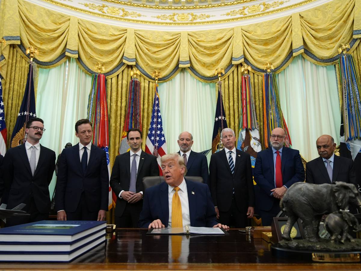 Trump torna ad attaccare l'Italia: "Si è comportata molto male". Sugli alleati: "Non ci sono stati per noi"