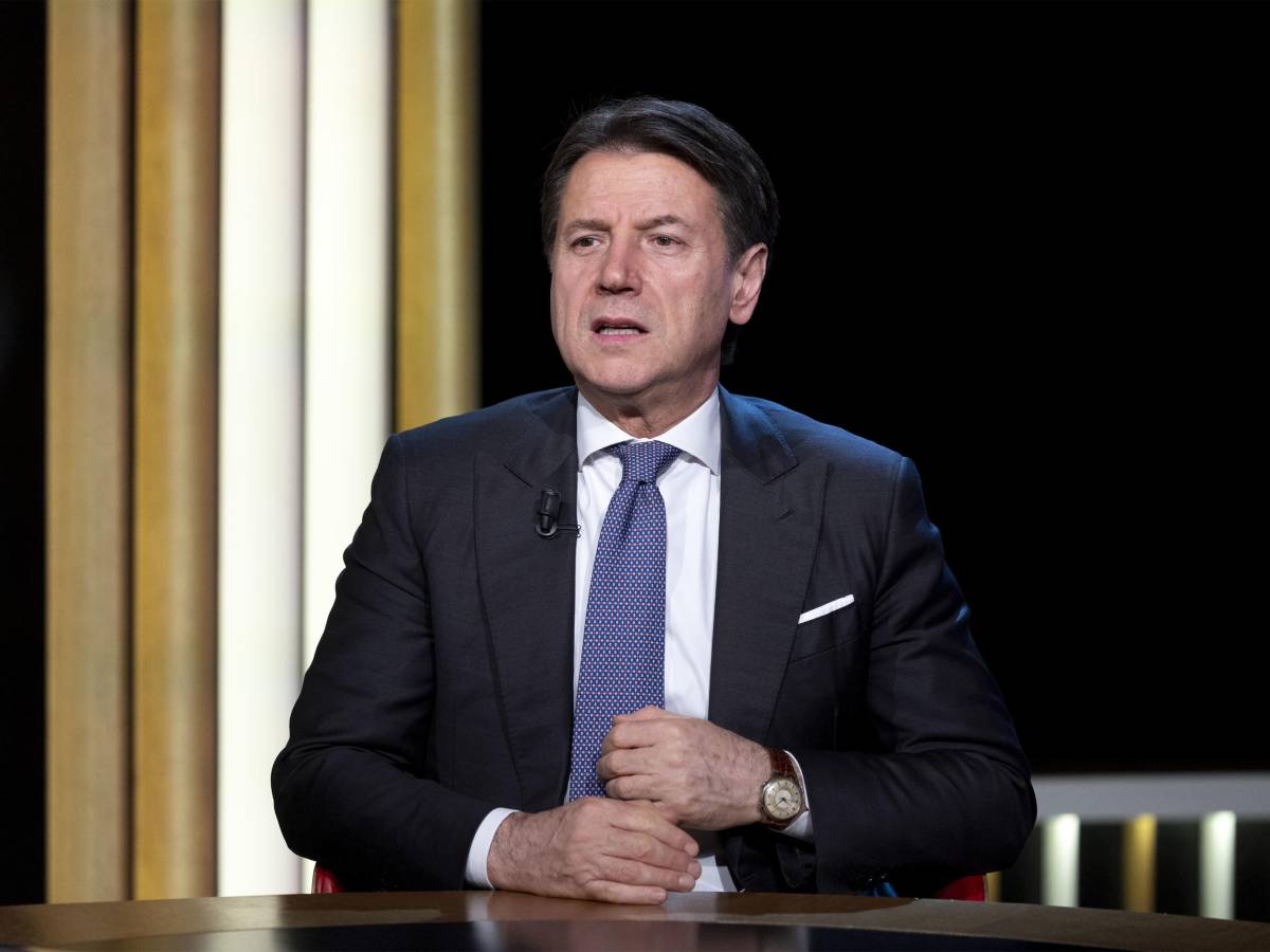 Covid, Conte ci attacca ancora e grida al complotto