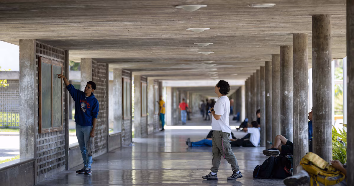 Profesores universitarios se sumaron a una jornada de paro para exigir mejores salarios en Venezuela