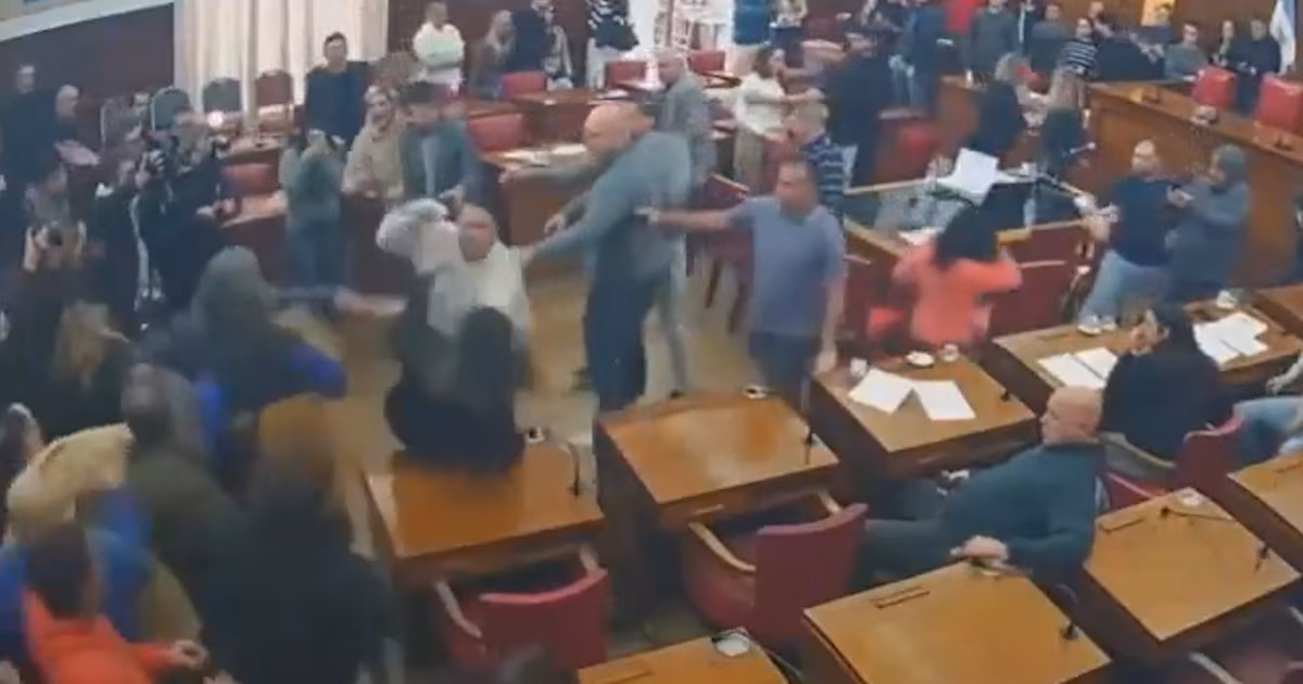 El Concejo Deliberante de Mar del Plata repudió la violenta pelea entre taxistas y choferes que sucedió en el recinto