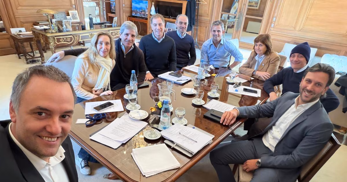 El trasfondo de la tensa reunión de la mesa política y el primer anuncio que hizo Adorni después de las críticas de Bullrich
