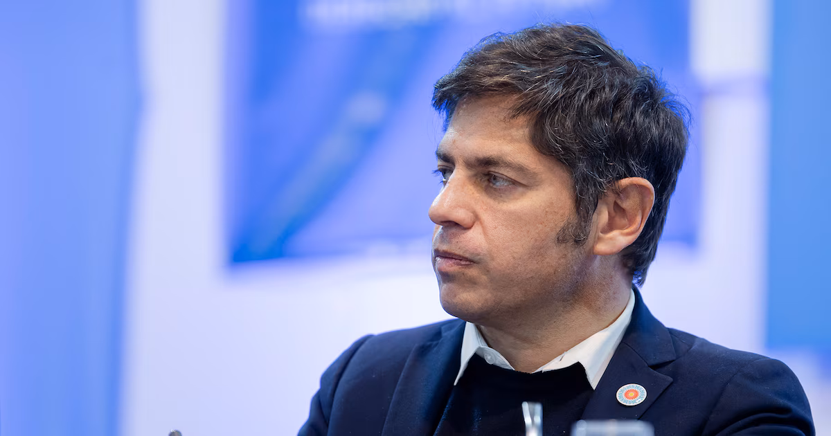 Kicillof se blinda frente a la interna con los Kirchner: el silencio como protección y la cautela como sello