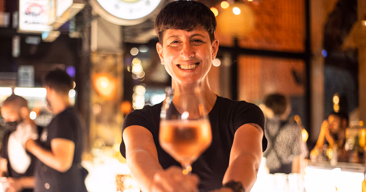 Las claves del éxito de Inés de los Santos, la bartender argentina que revolucionó la coctelería y es referente mundial
