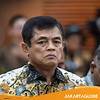 Purbaya Holds Off Action After Customs Chief Named in Corruption Trial