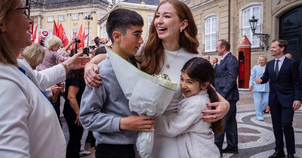 »Nej, nej, nej, nej, nej,« udbryder Samira Nawa pludselig: »Jeg har ikke en backup-kjole«