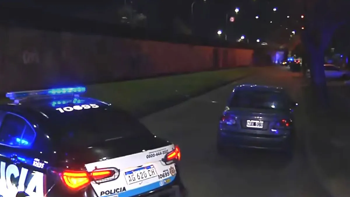 Balearon a un automovilista en un intento de robo en barrio Belgrano y está grave