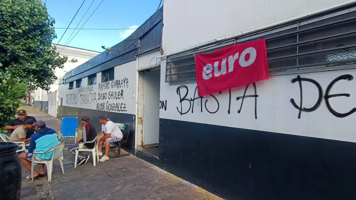 Trabajadores reactivaron un frigorífico en Villa Gobernador Gálvez tras siete meses de ocupación