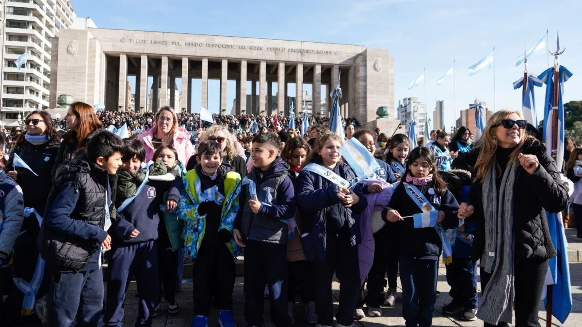 En la previa del 20 de Junio, niños de todo el país llegaron a Rosario para prometerle lealtad a la bandera