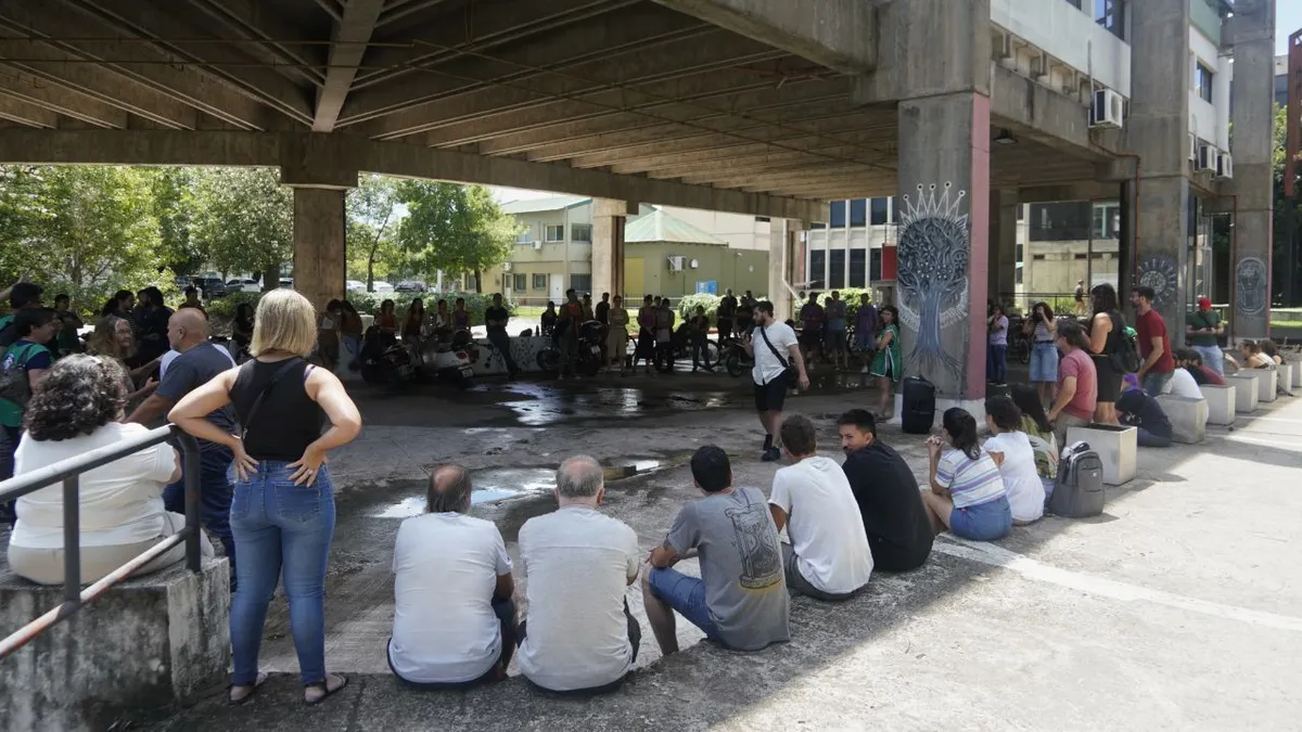Trabajadores del Conicet convocan a una asamblea y volanteada en Rosario