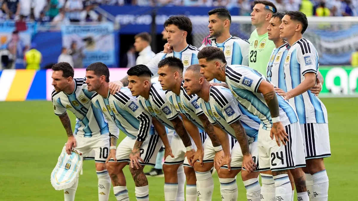 Lisandro Martínez, el sobresaliente en el uno por uno de Argentina ante Cabo Verde