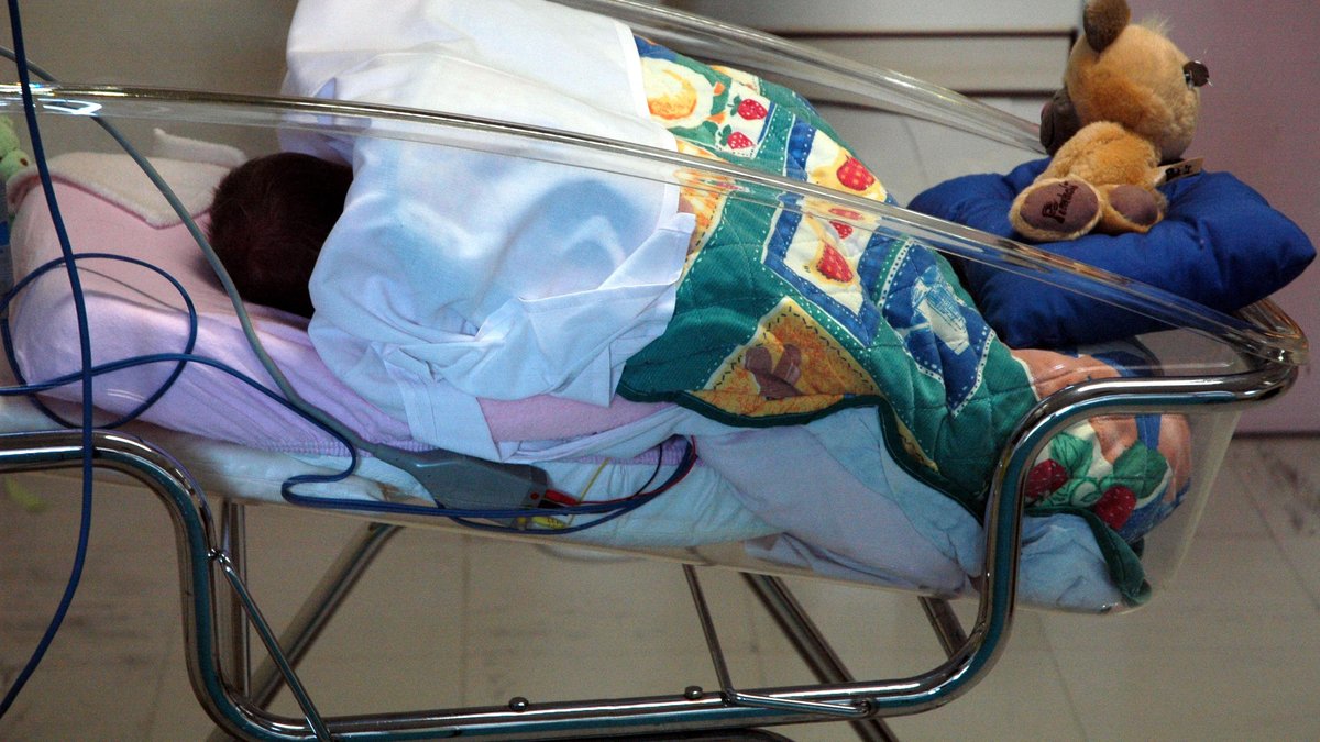Un bébé handicapé abandonné à l’hôpital après sa naissance, une élue locale lance un appel pour lui trouver "des parents d’accueil"