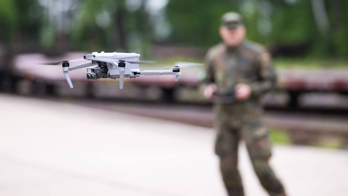 ENTRETIEN. Guerre en Ukraine : drone écrasé en Lituanie, "les Russes testent régulièrement les défenses de l’OTAN", selon Guillaume Ancel