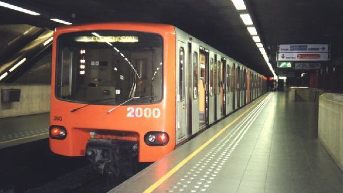 "C’était terrible de l’entendre hurler" : il monte dans le métro, la laisse de son chien reste coincée dans les portes et l’animal est traîné sur plusieurs mètres