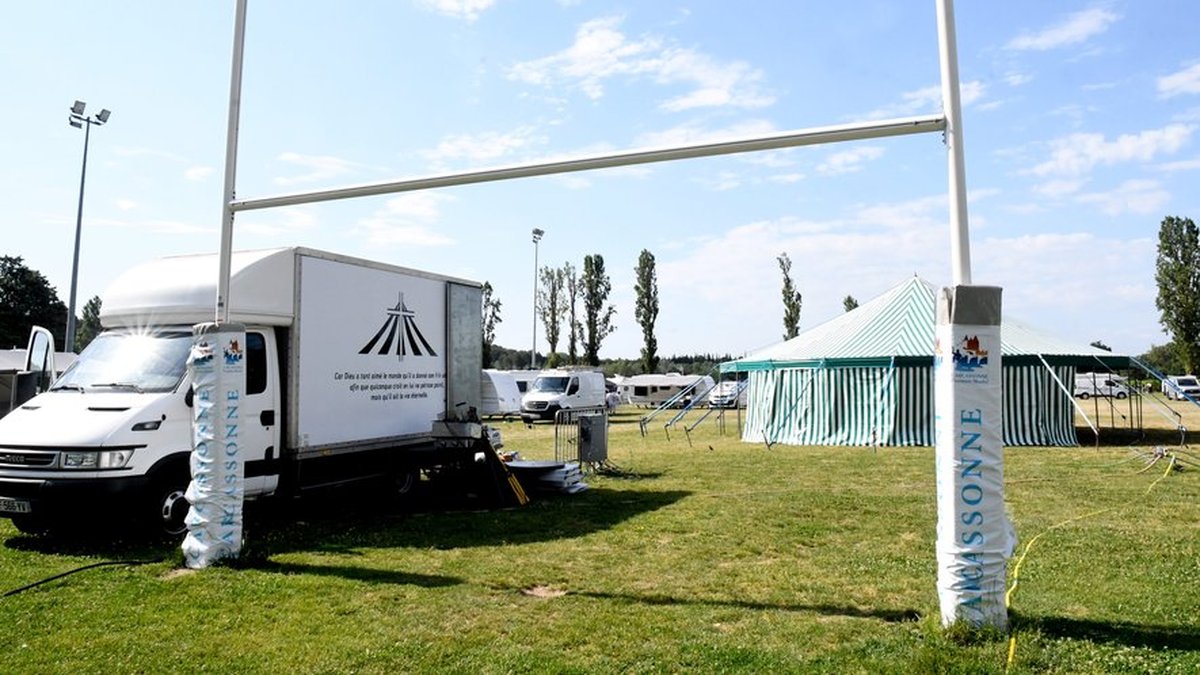 Gens du voyage : la mairie RN leur propose de s’installer... sur le parking du Conseil départemental ou dans une commune dirigée par un maire socialiste