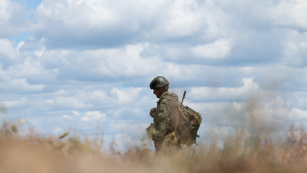 Guerre en Ukraine : il avale une aiguille pour ne pas aller au front... Quand les jeunes Russes sont prêts à tout pour échapper à l'enrôlement de force