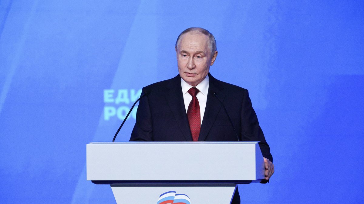 Guerre en Ukraine : frappes sur les raffineries, Crimée sous tension... Vladimir Poutine promet d'"assurer" la sécurité de la Russie face aux frappes de Kiev