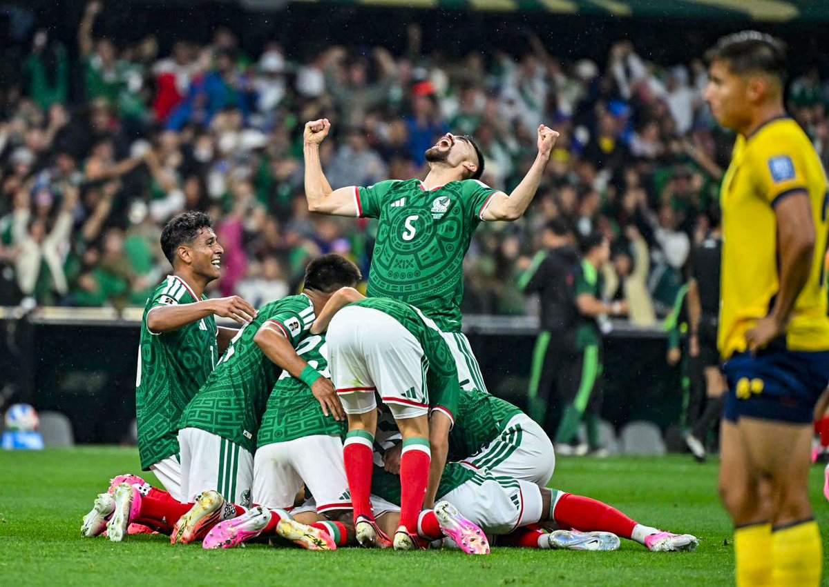 Sublime... México mantiene el paso perfecto en el Azteca al vencer 2-0 a Ecuador