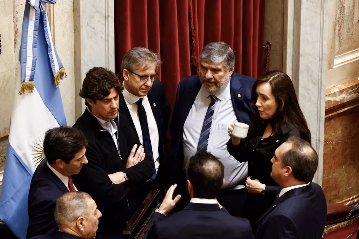 La oposición construye una mayoría en el Senado para avanzar contra Manuel Adorni y el Gobierno activa gestiones con las provincias