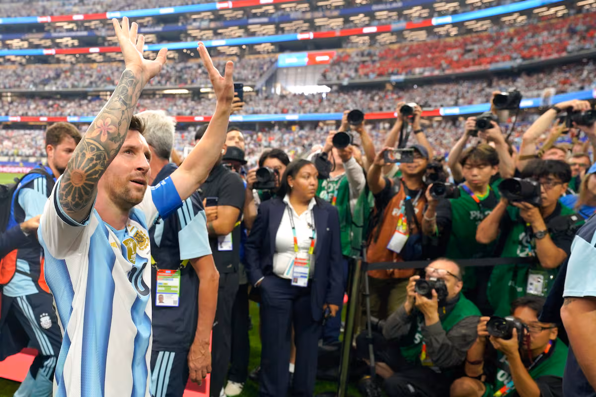 El hombre imposible. Messi enterró la semana de los rumores y floreció como el máximo goleador en la historia de los mundiales