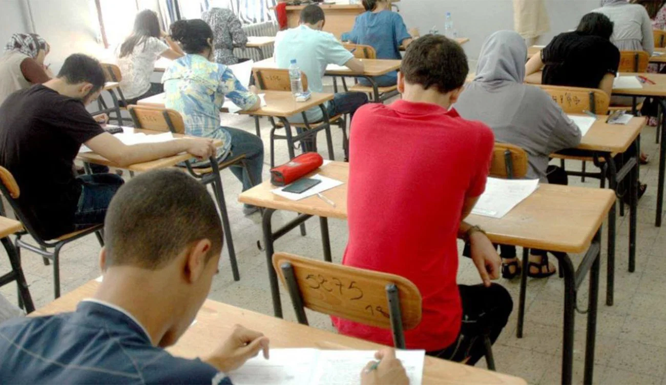Manouba : Deux nouveaux cas de triche aux écouteurs intelligents détectés au baccalauréat