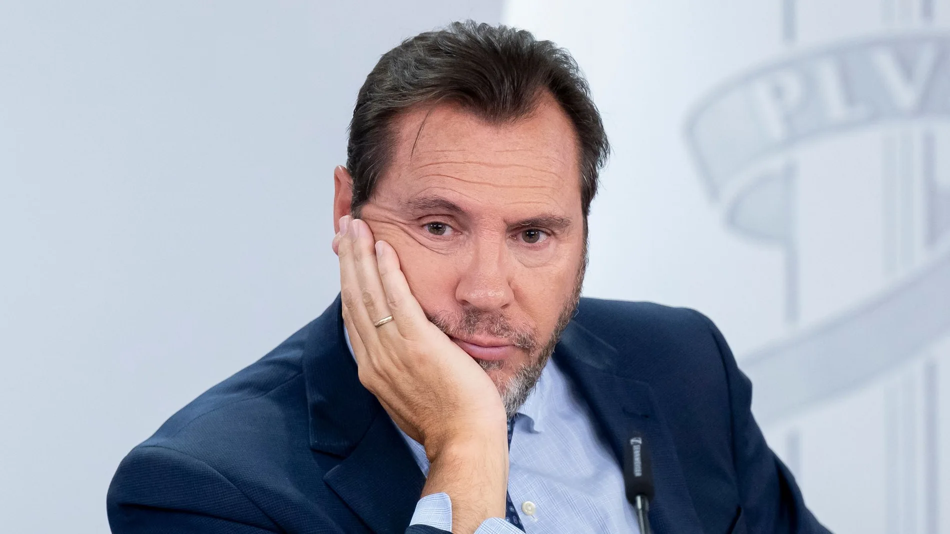Óscar Puente se indigna tras la bendición de un tren por los obispos: "Dudo mucho que ejerzan de brujos"