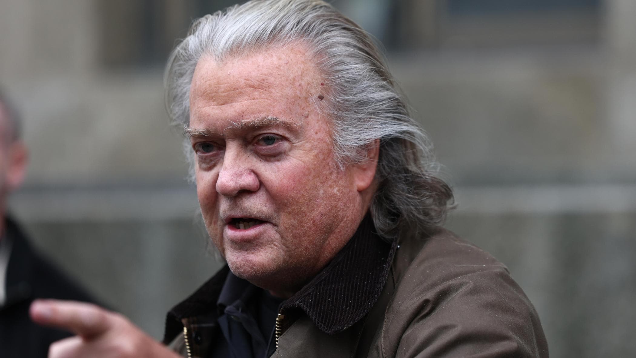 Bannon: “Ci saranno conseguenze, Meloni non è un’amica degli Usa mai stata pontiera tra noi e l’Ue”