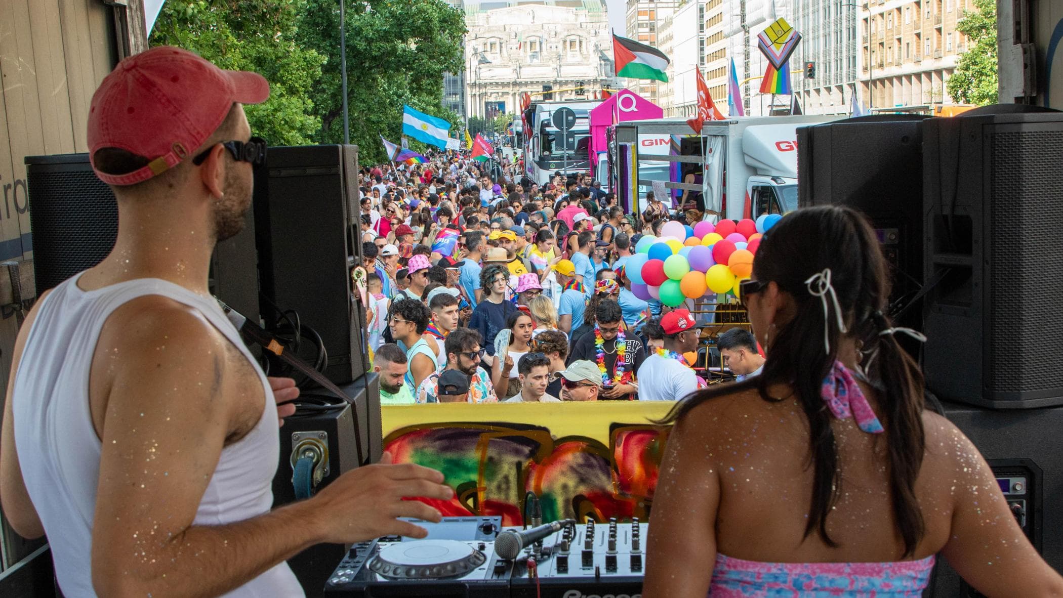 Schlein al Pride di Milano nel ricordo di Mirko: “L’omotransfobia uccide”